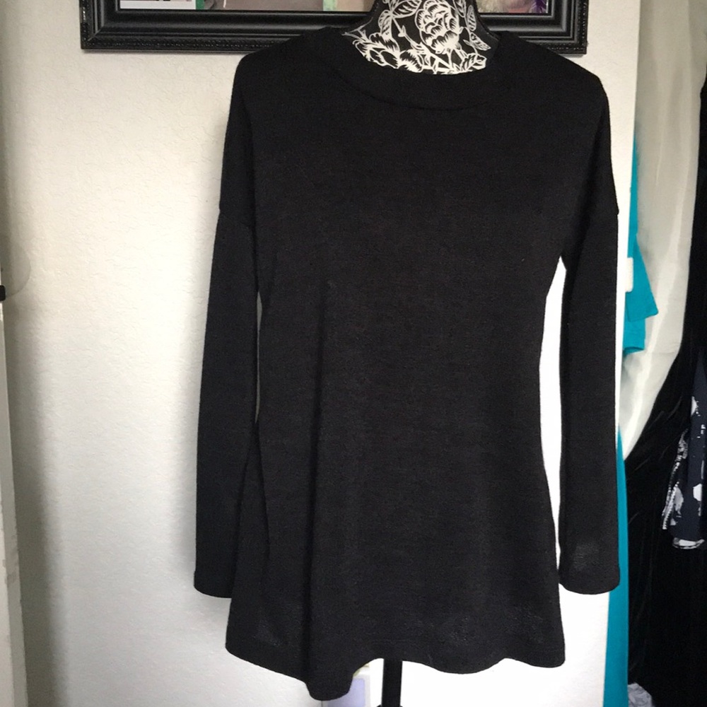 Long Sleeve Pull Over w/Bow Ties Down Back